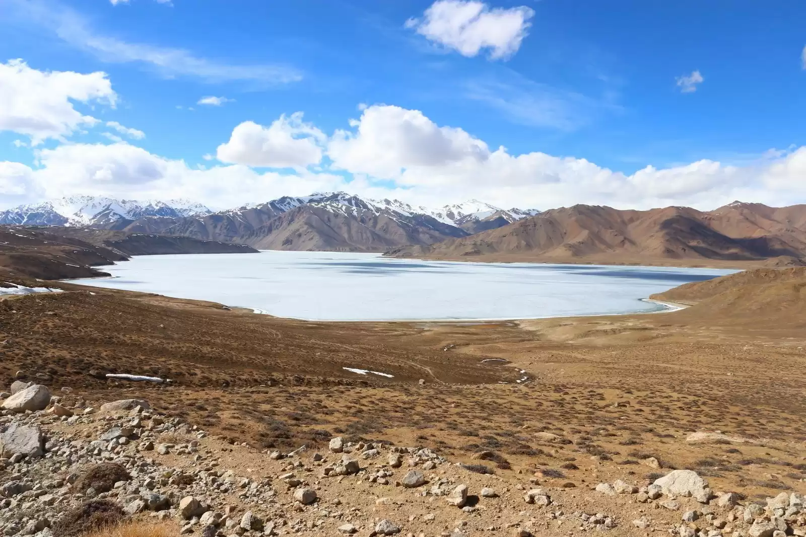 yashil kul lake tajikistan