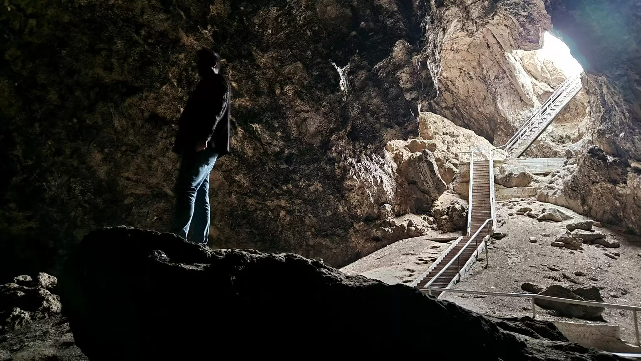 Turkmenistan Undeground Lake