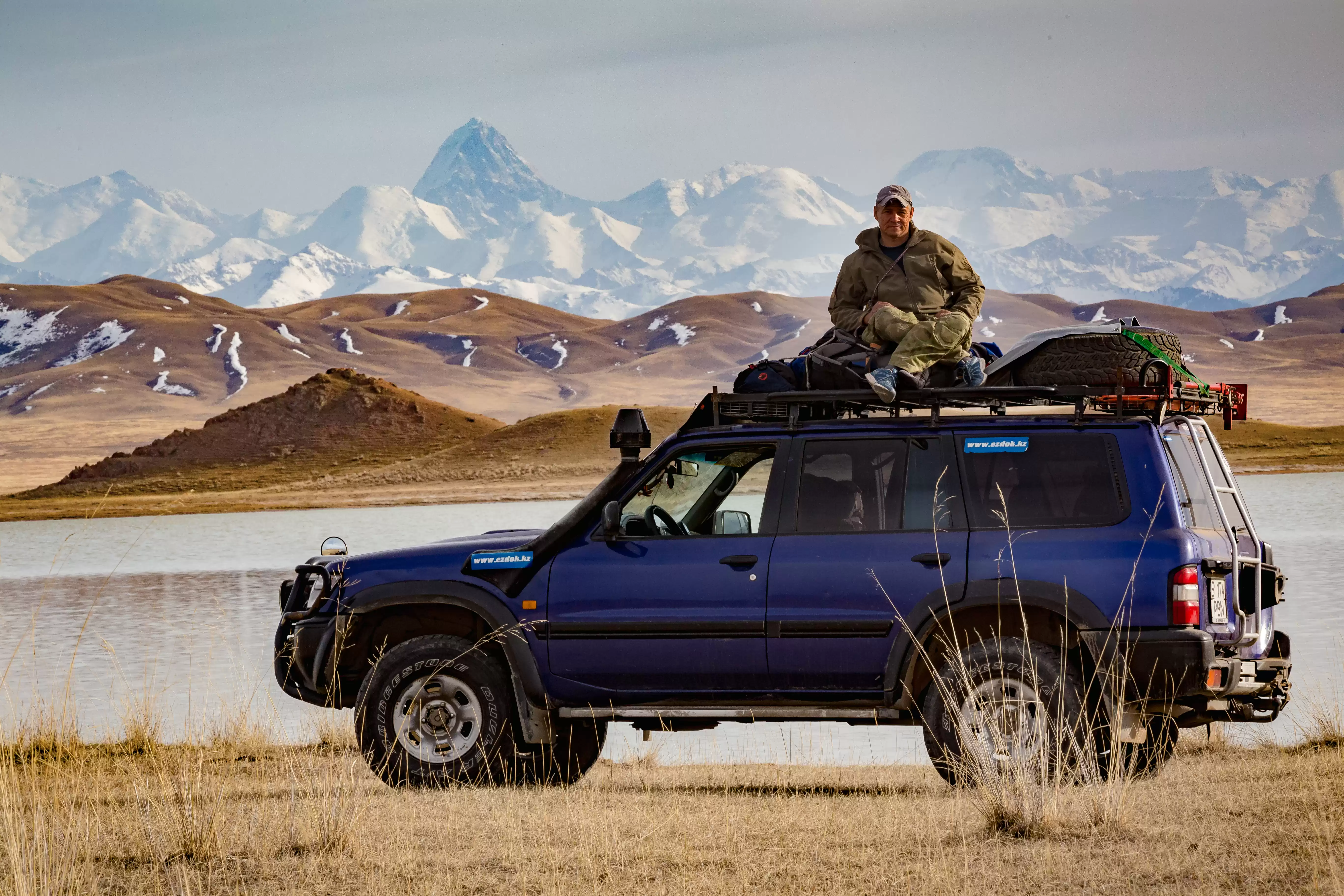 Driver - A Guide With Extensive Travel Experience