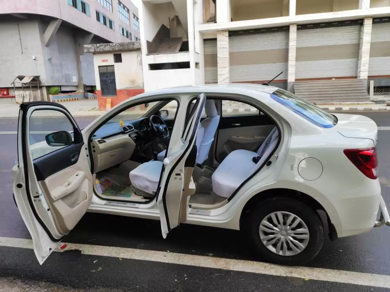 Driver With Car For Golden Triangle Tour 5 Days