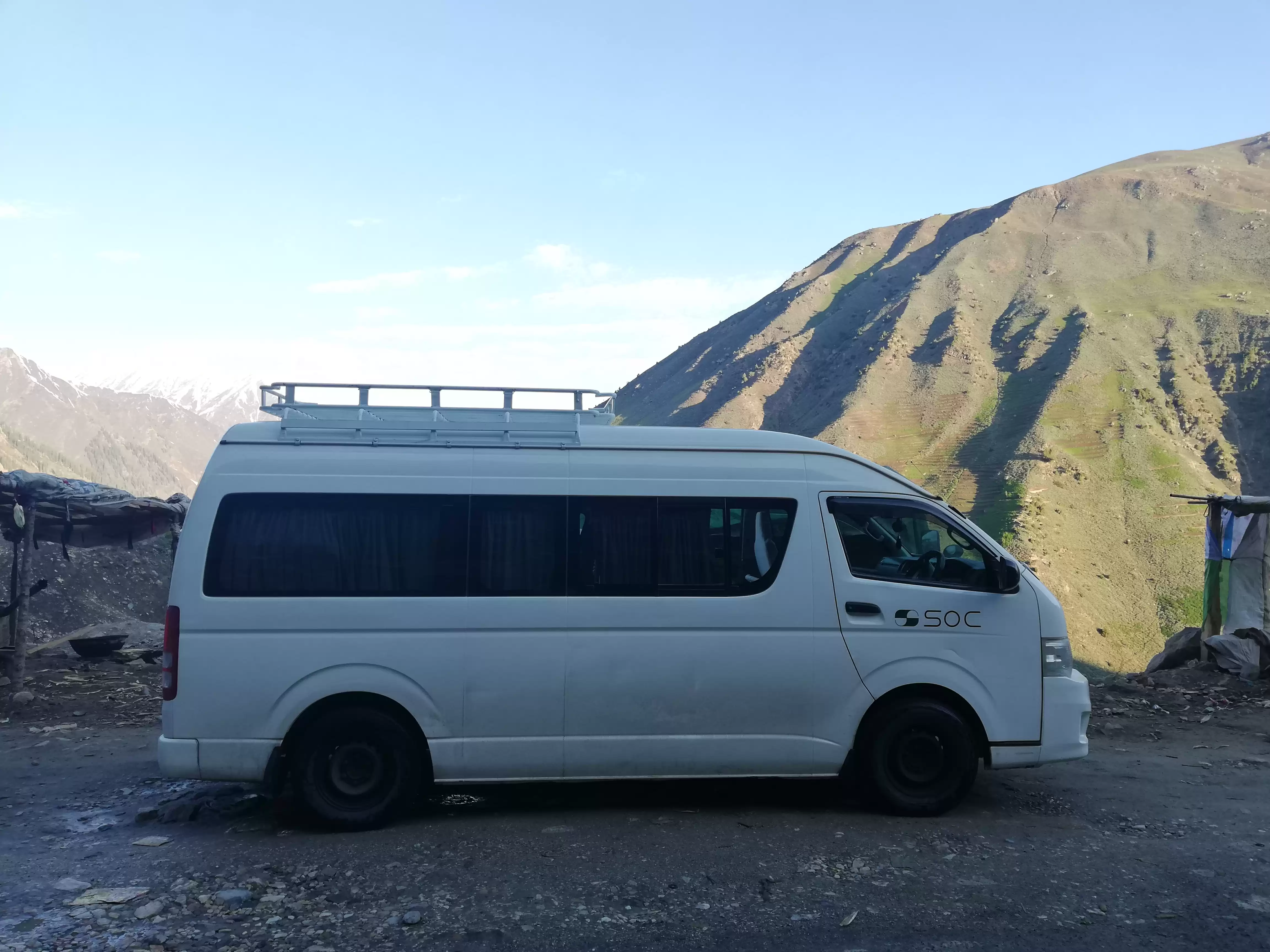 Rent A Car Grand Cabin-air Conditioned Pakistan