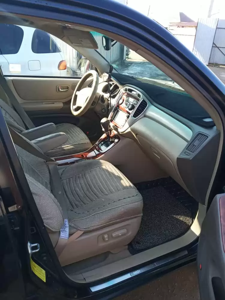 Hire Toyota Highlander Hybrid Up To 7 Seats