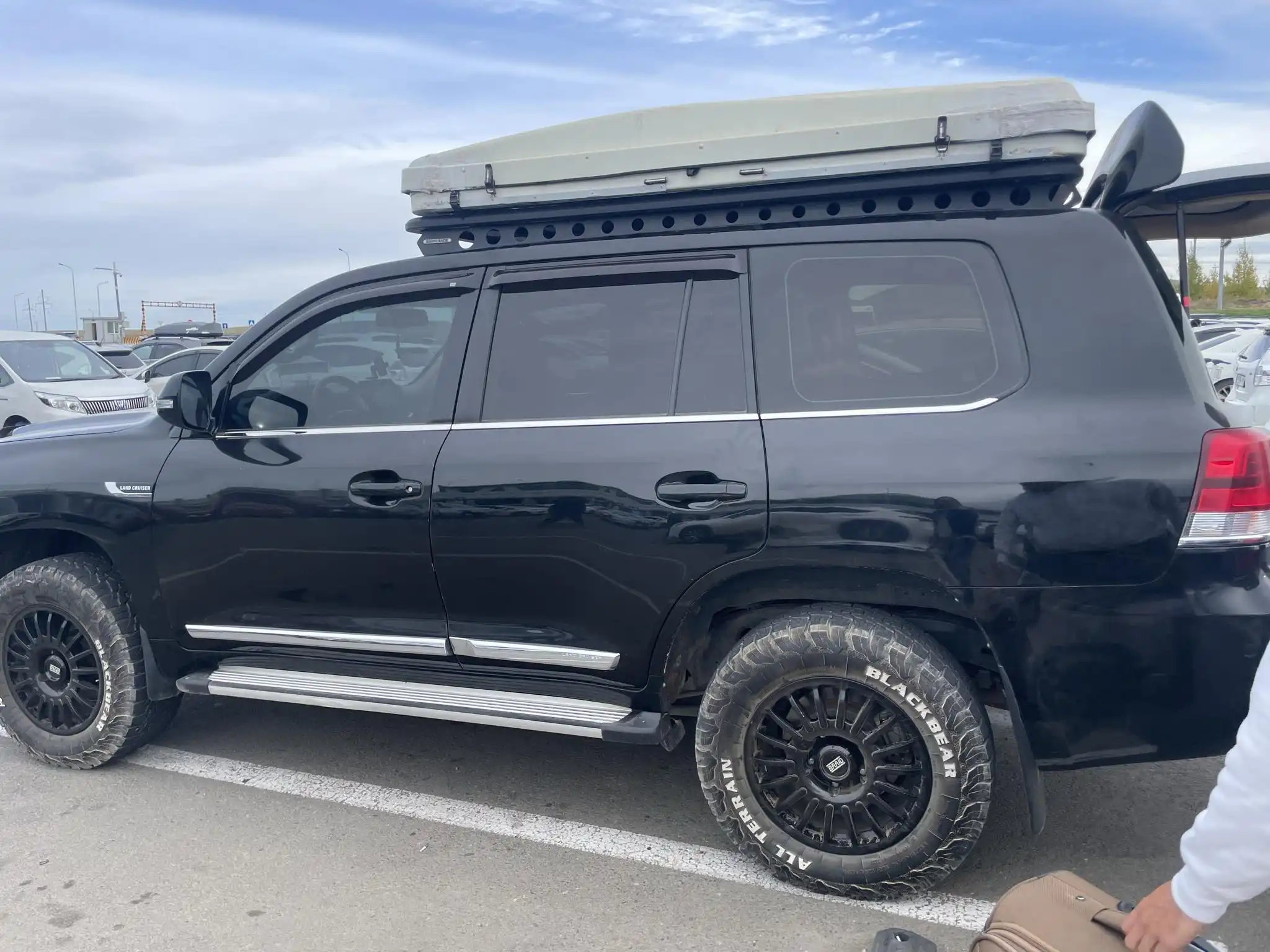 Land Cruiser 200 Rent Car Service Mongolia