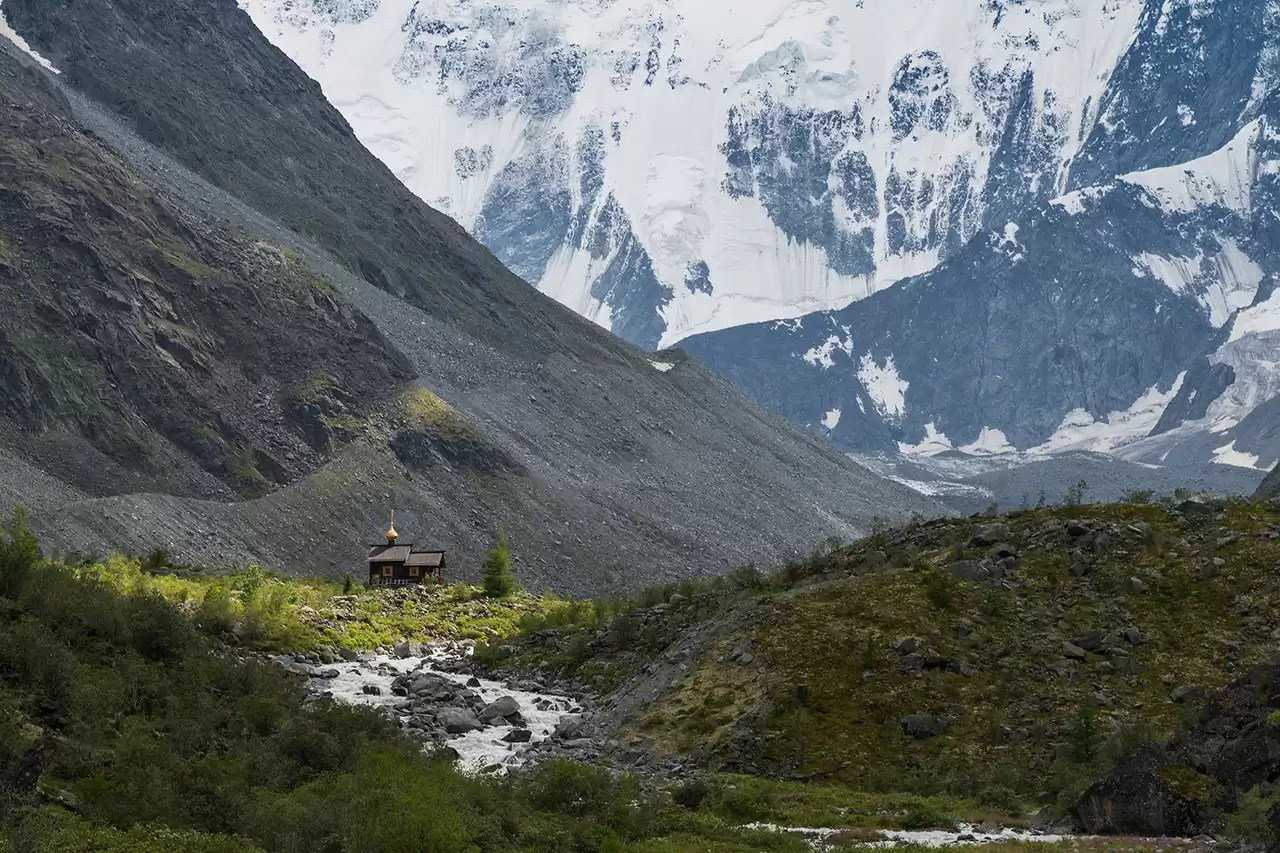 Mount Belukha Trekking Tour