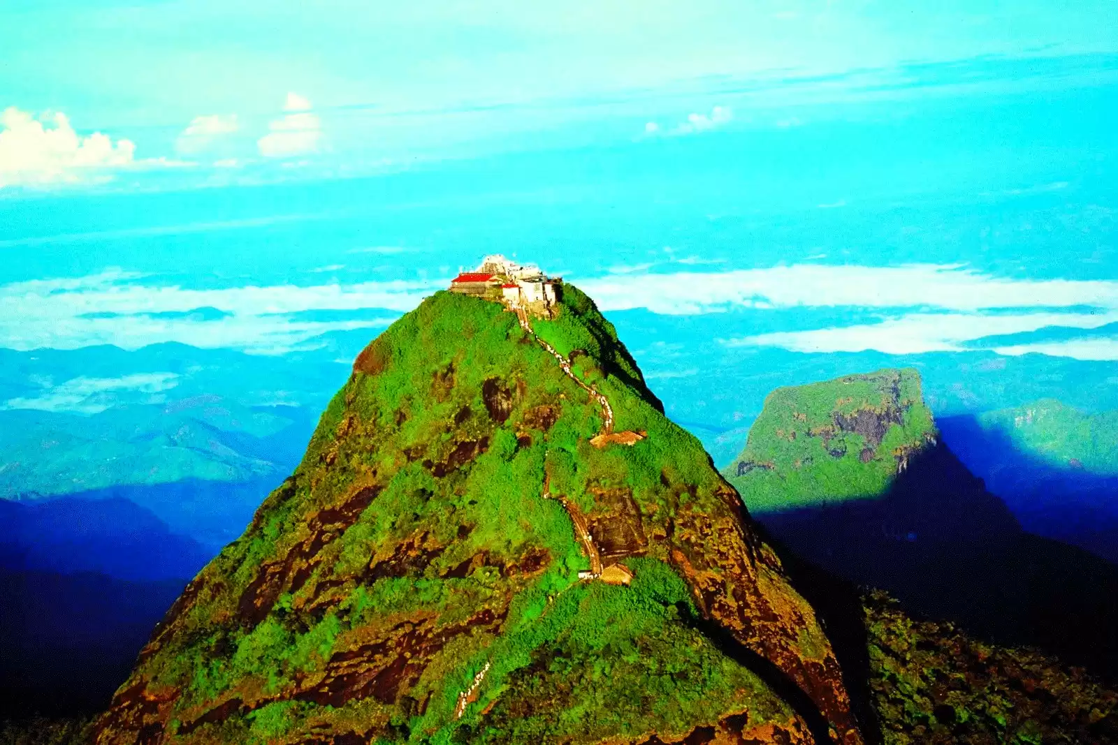 Trekking Safari Adams Peak And Nightlife - 2 Days