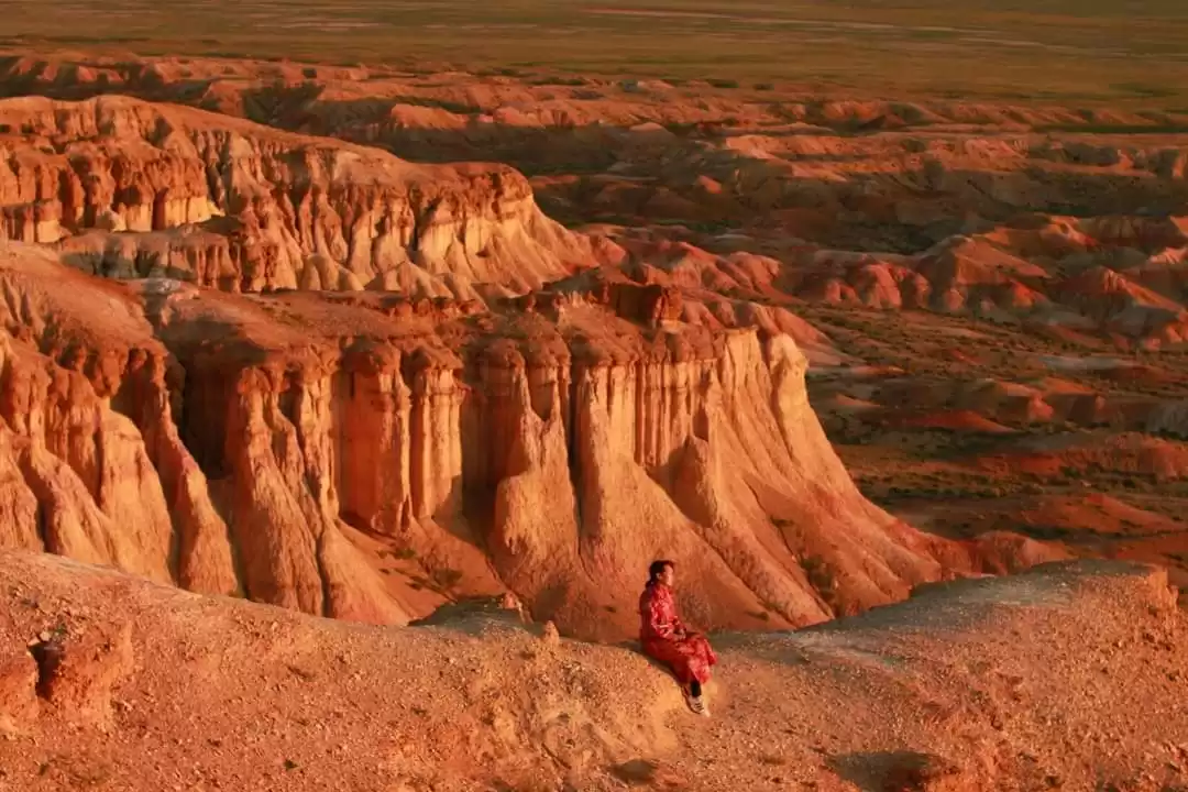 Tsagaan Suvarga Gobi Desert Altai Tavan Bogd Peak